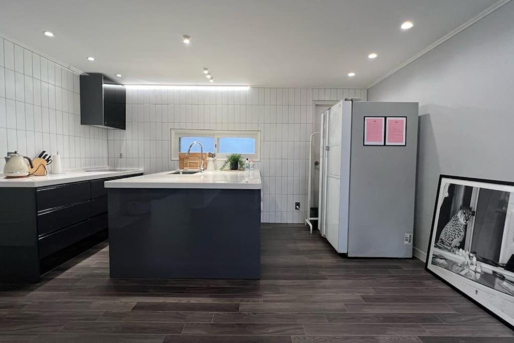 Hongdae 3Bedroom Apartment #14 Сеул Екстер'єр фото