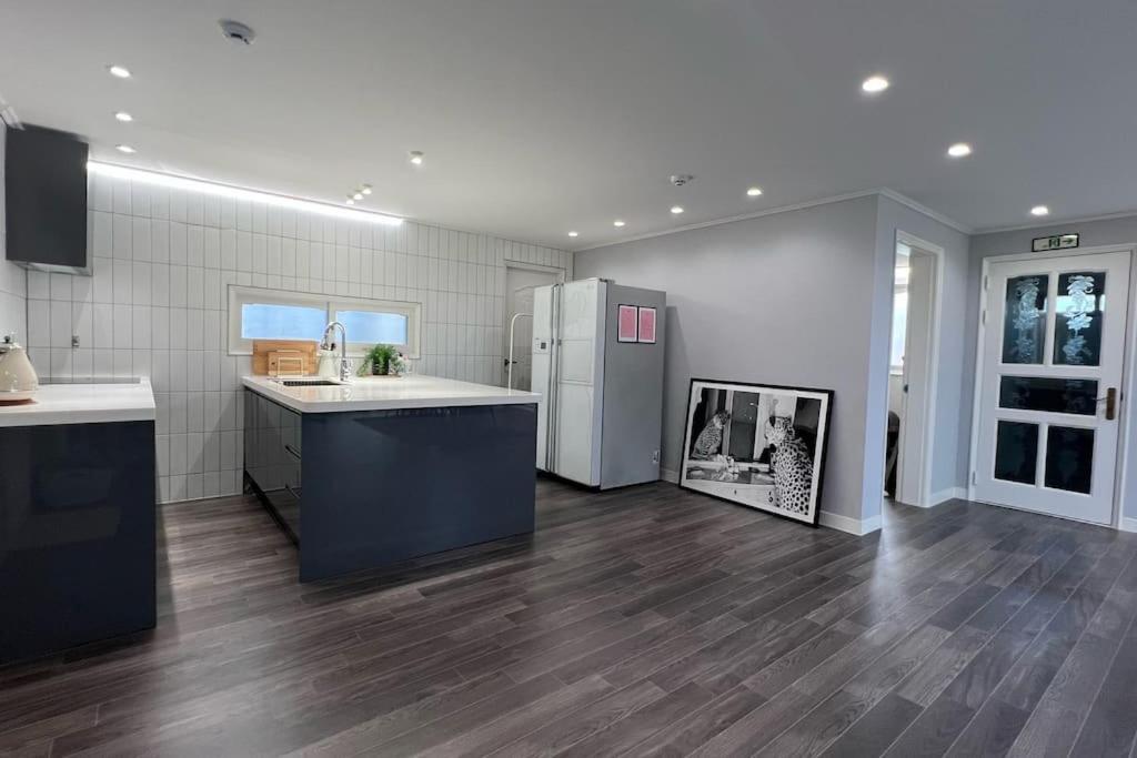 Hongdae 3Bedroom Apartment #14 Сеул Екстер'єр фото