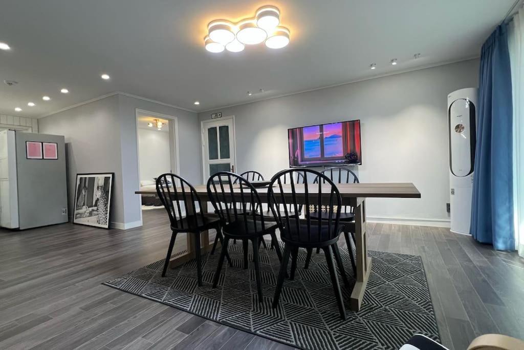 Hongdae 3Bedroom Apartment #14 Сеул Екстер'єр фото